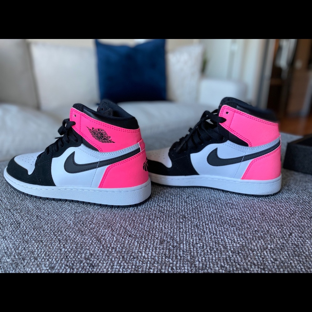 Nike Air Jordan 1 Retro High OG size 4Y